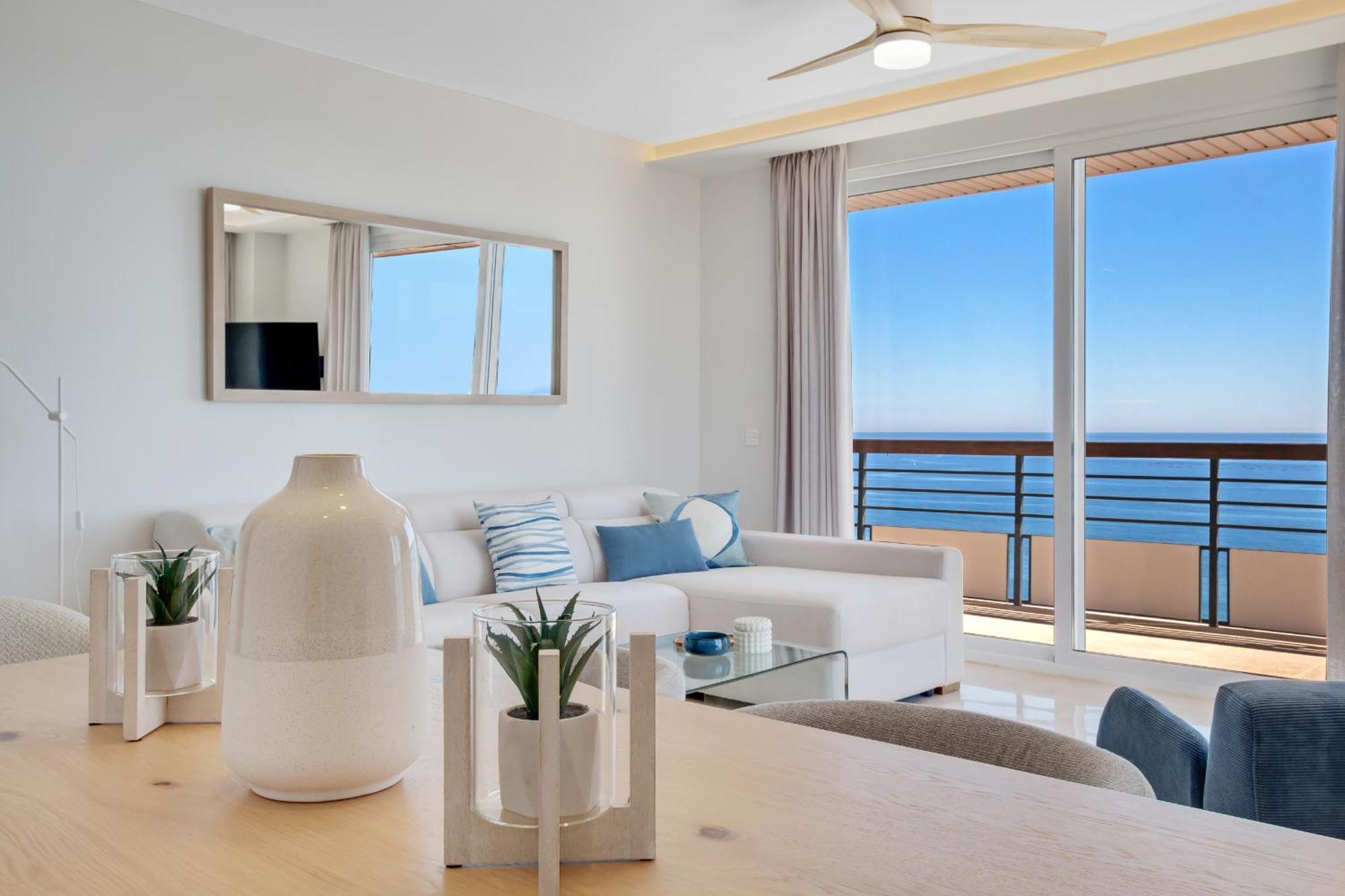 Santa Clara Modern & Exclusive Seafront Apartment Torremolinos Eksteriør bilde