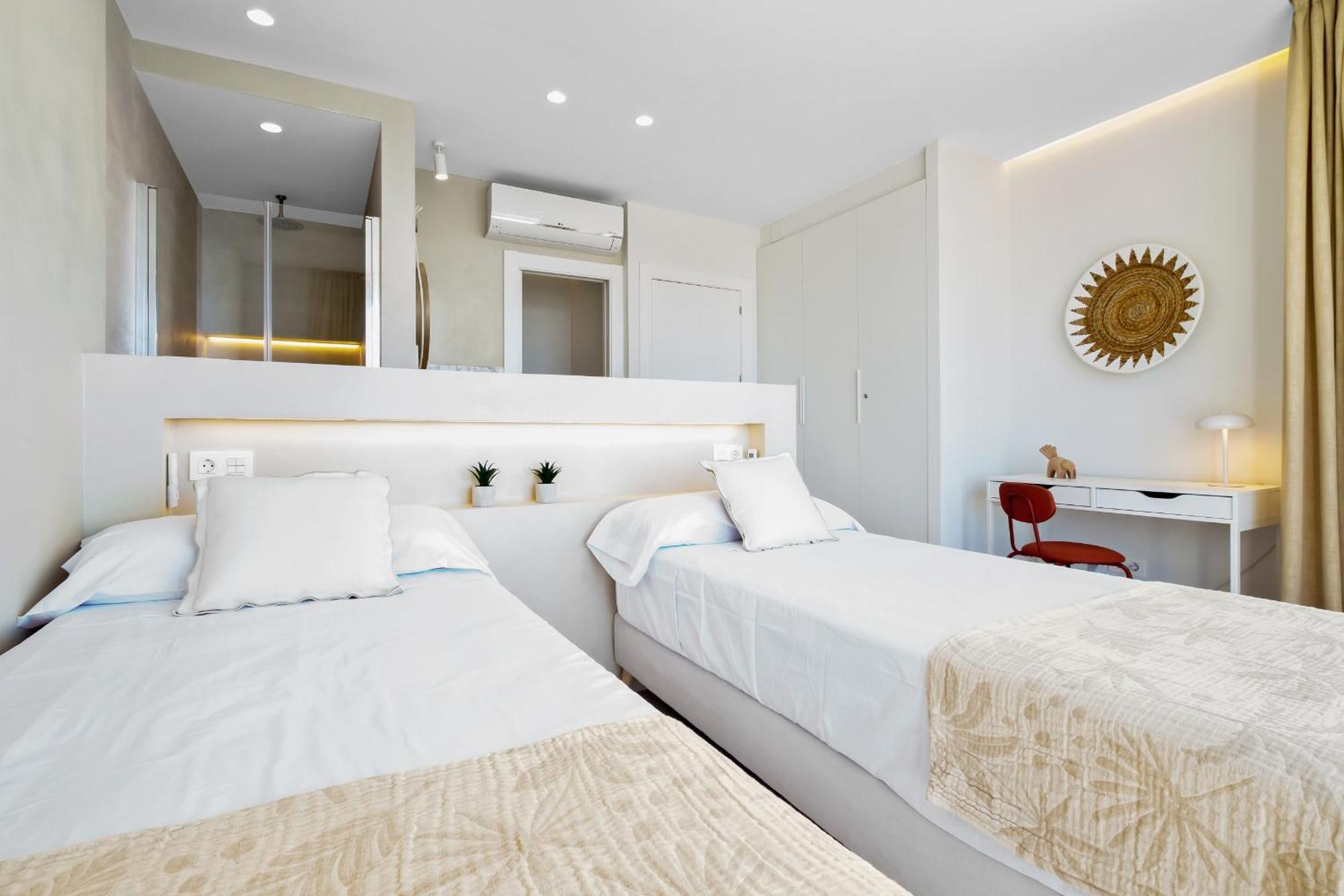 Santa Clara Modern & Exclusive Seafront Apartment Torremolinos Eksteriør bilde