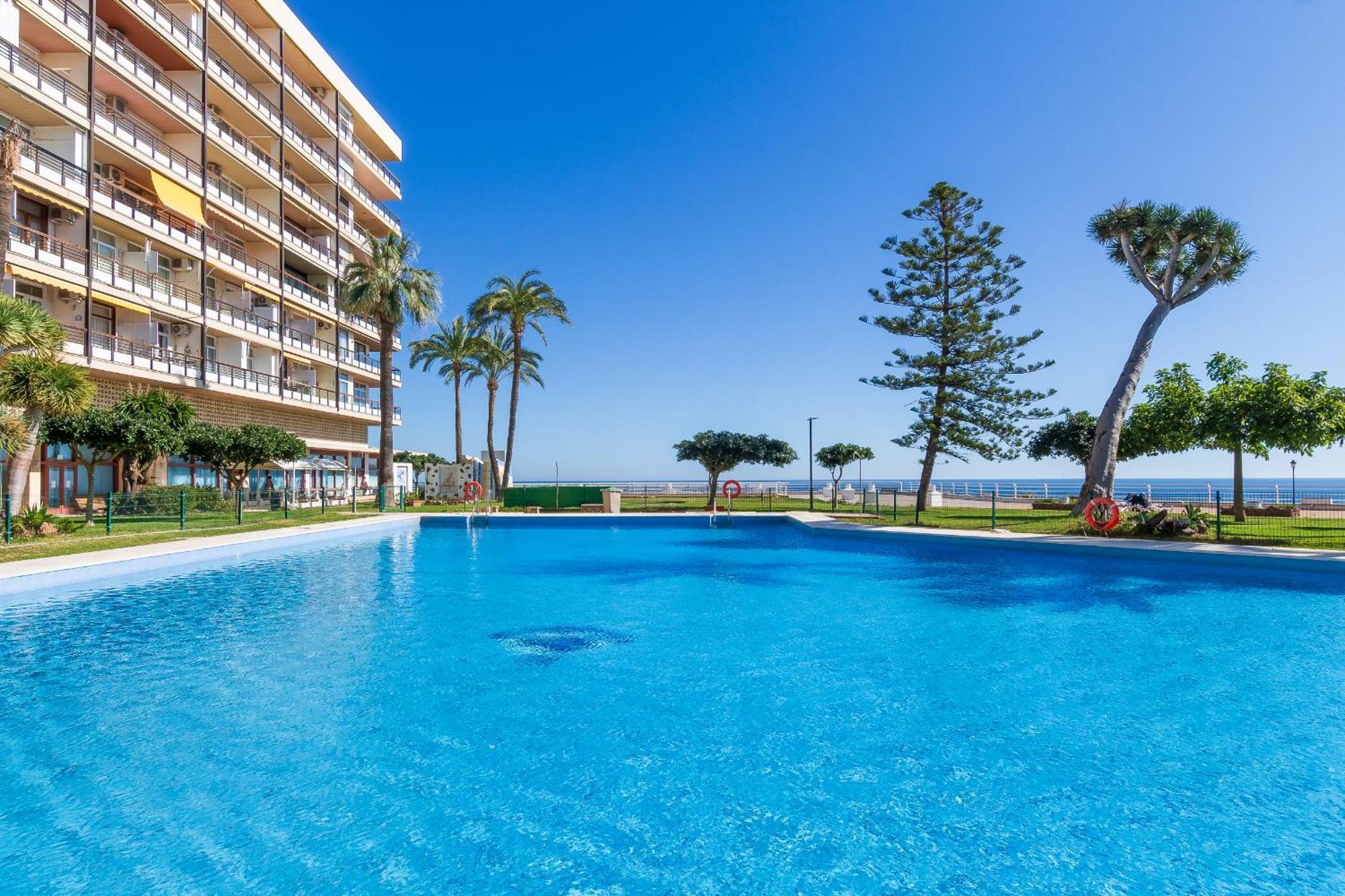 Santa Clara Modern & Exclusive Seafront Apartment Torremolinos Eksteriør bilde