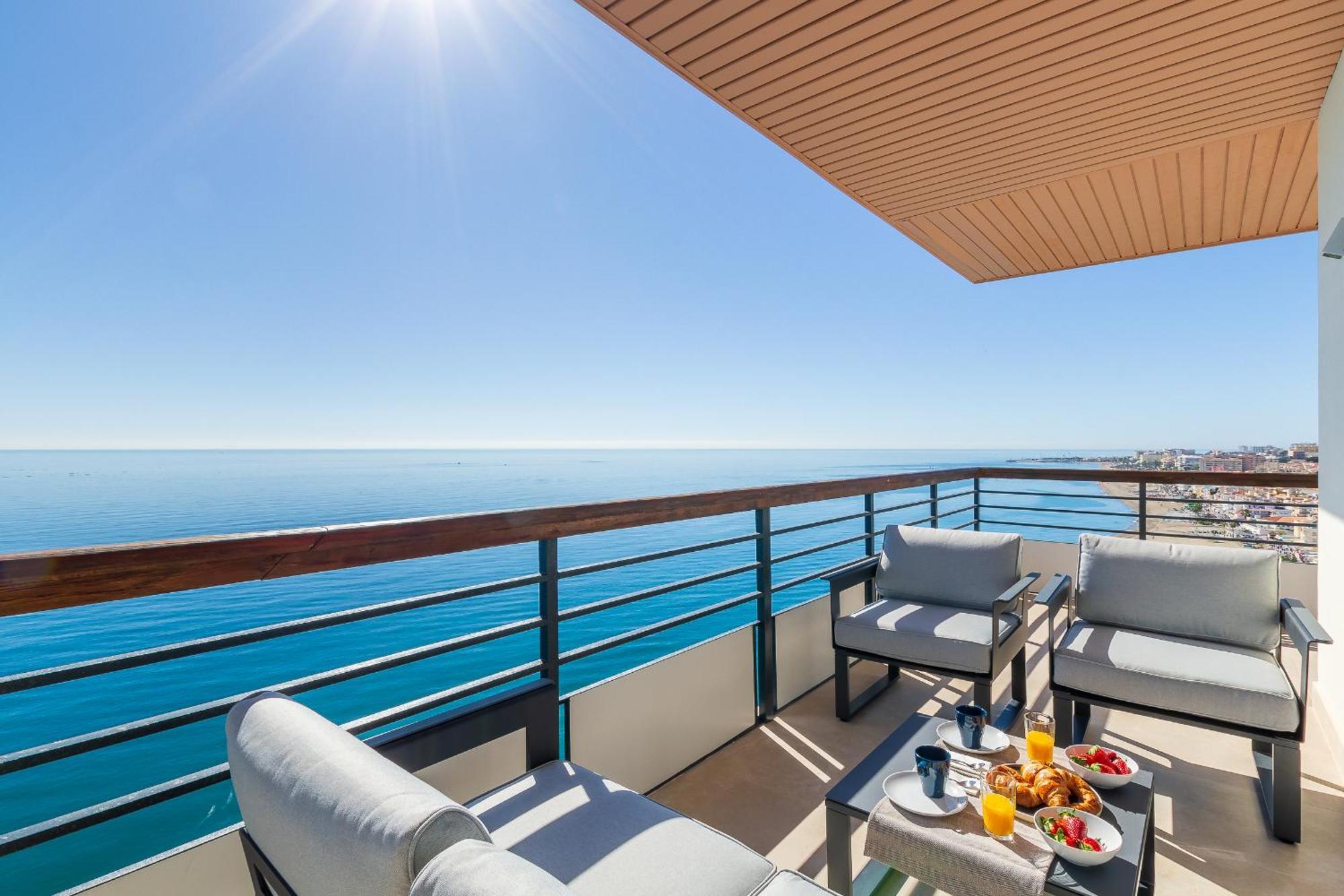 Santa Clara Modern & Exclusive Seafront Apartment Torremolinos Eksteriør bilde