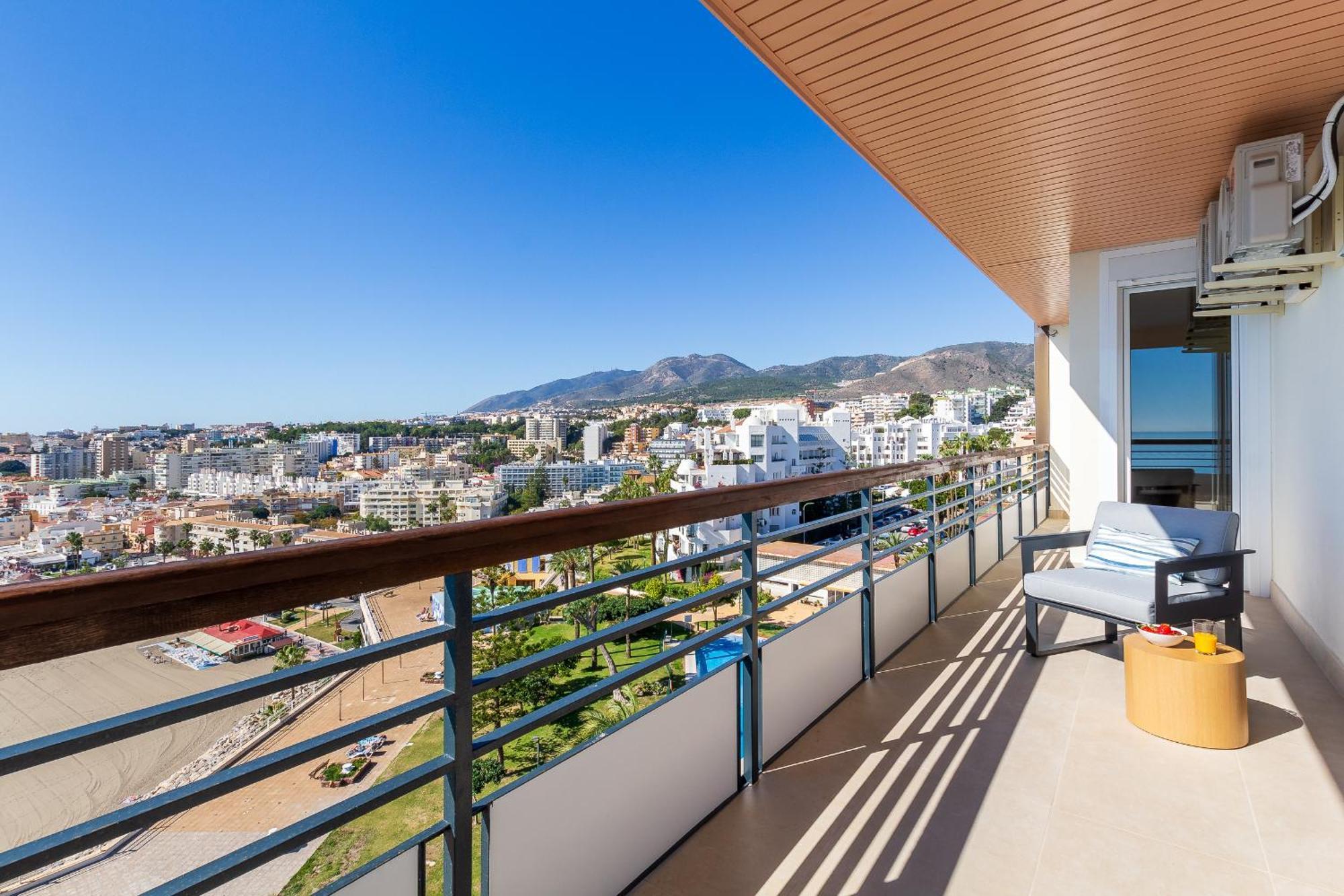 Santa Clara Modern & Exclusive Seafront Apartment Torremolinos Eksteriør bilde