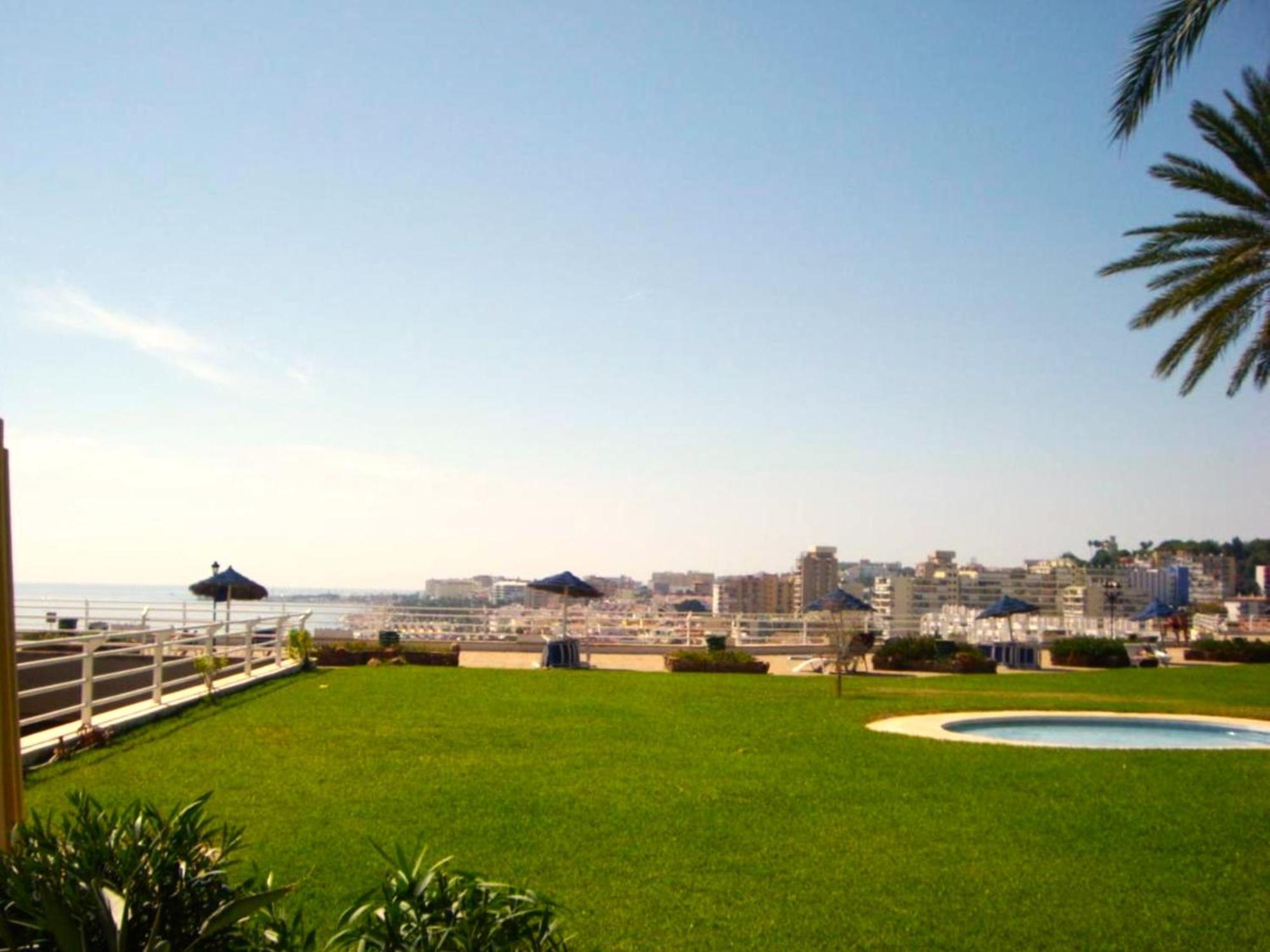 Santa Clara Modern & Exclusive Seafront Apartment Torremolinos Eksteriør bilde