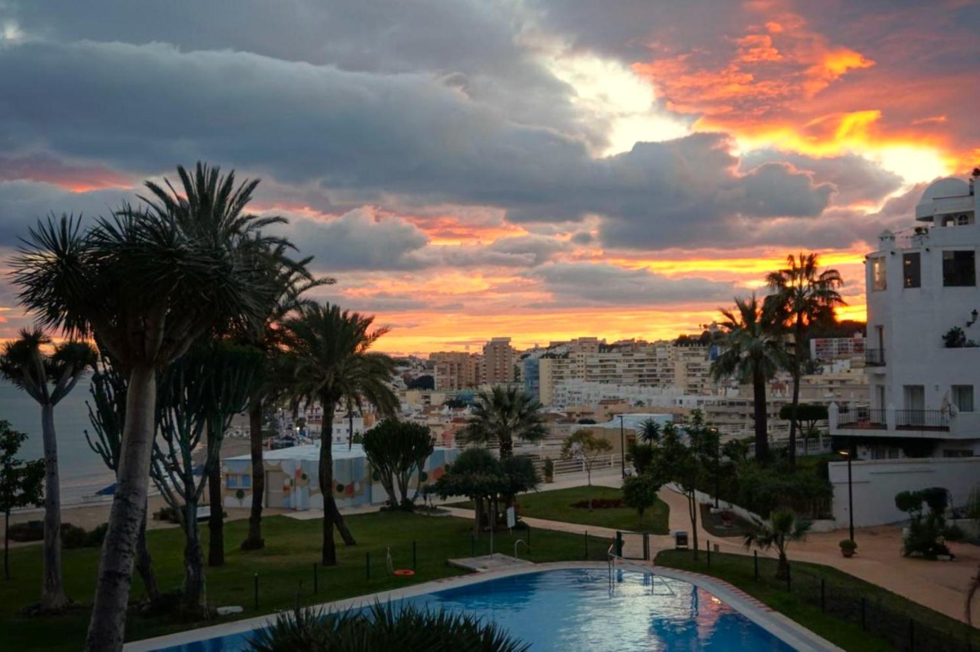 Santa Clara Modern & Exclusive Seafront Apartment Torremolinos Eksteriør bilde