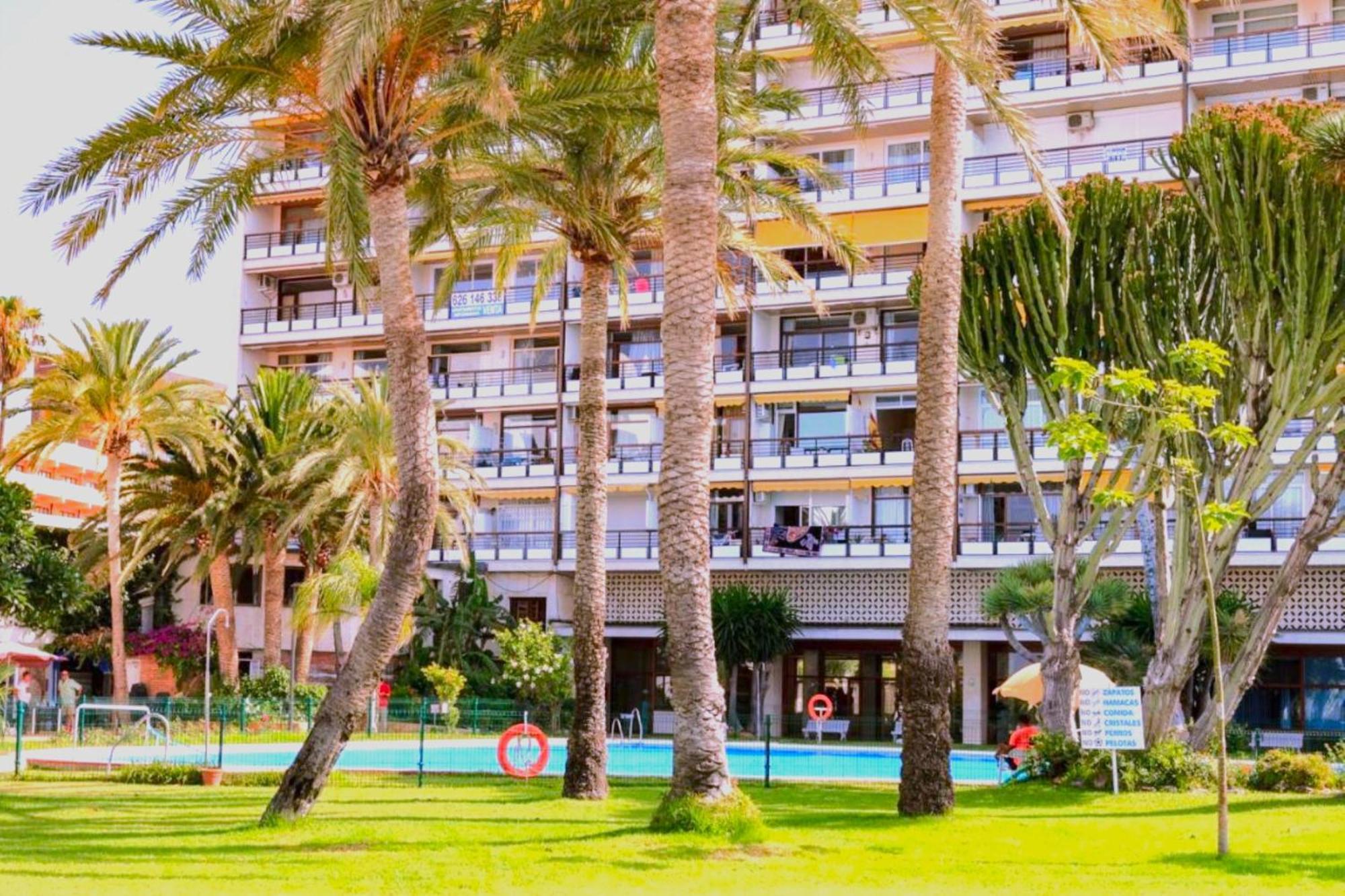 Santa Clara Modern & Exclusive Seafront Apartment Torremolinos Eksteriør bilde